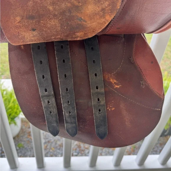 Stübben Edelweiss Jumping Saddle – 16” Seat (Made in Switzerland) - Picture 11 of 16